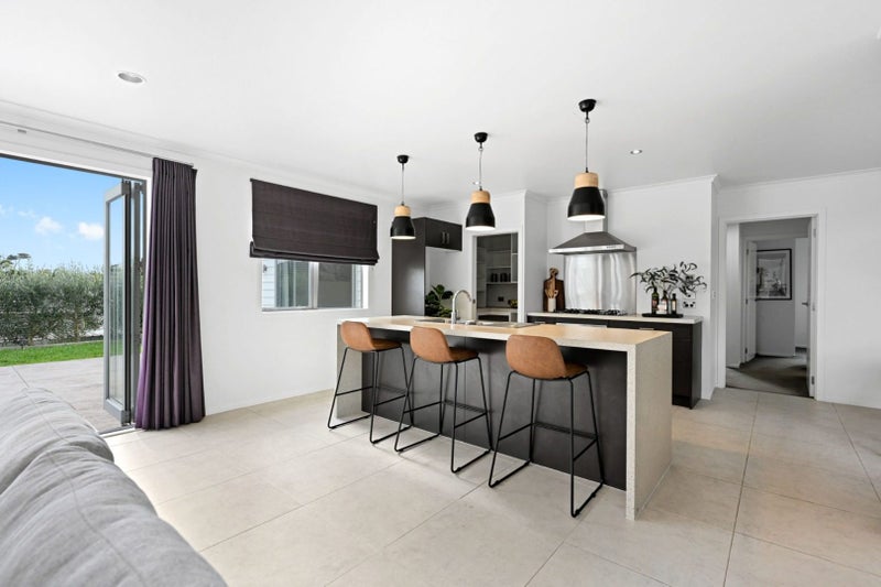 3 Cleeve Close, Huntington, Hamilton - Carousel 2