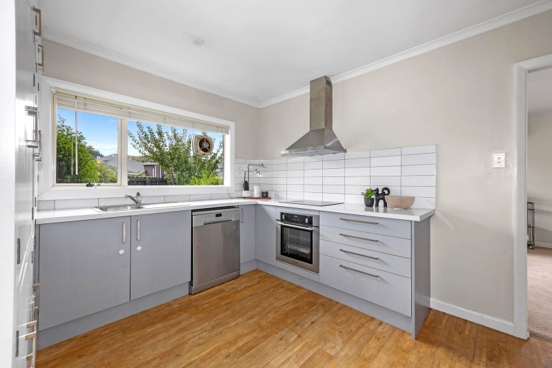 3/5 Trist Place, Edgeware, Christchurch - Carousel 2