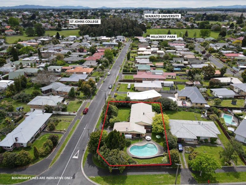 67 Fenwick Crescent, Hillcrest, Hamilton - Carousel 1