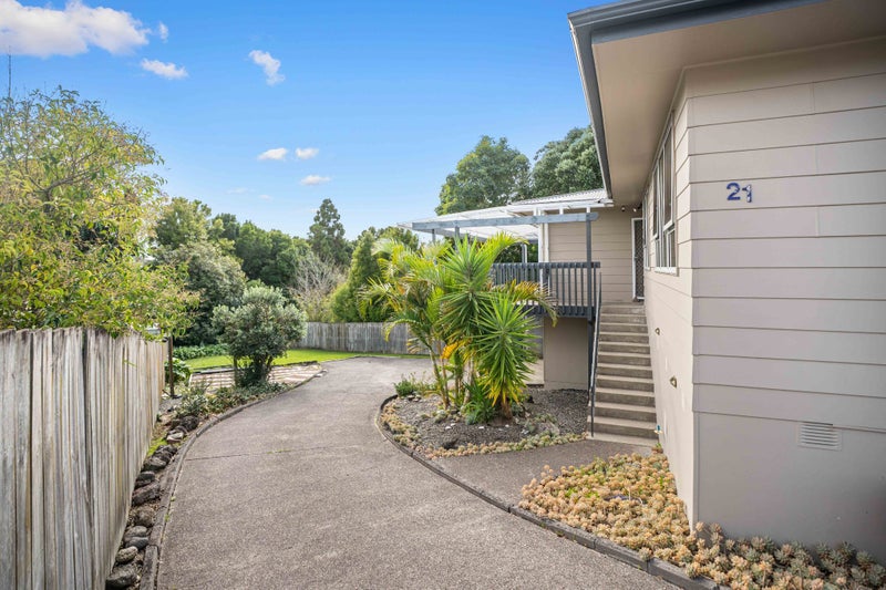 21 Celeste Place, Totara Vale, North Shore City, Auckland - Carousel 2