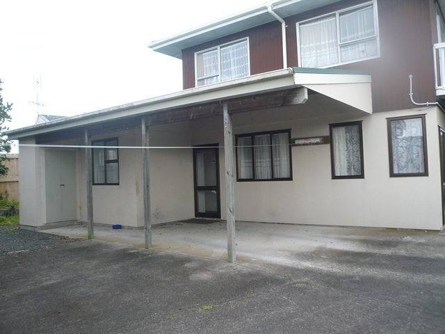13 Rosewarne Crescent, Glendene, Auckland - Carousel 1