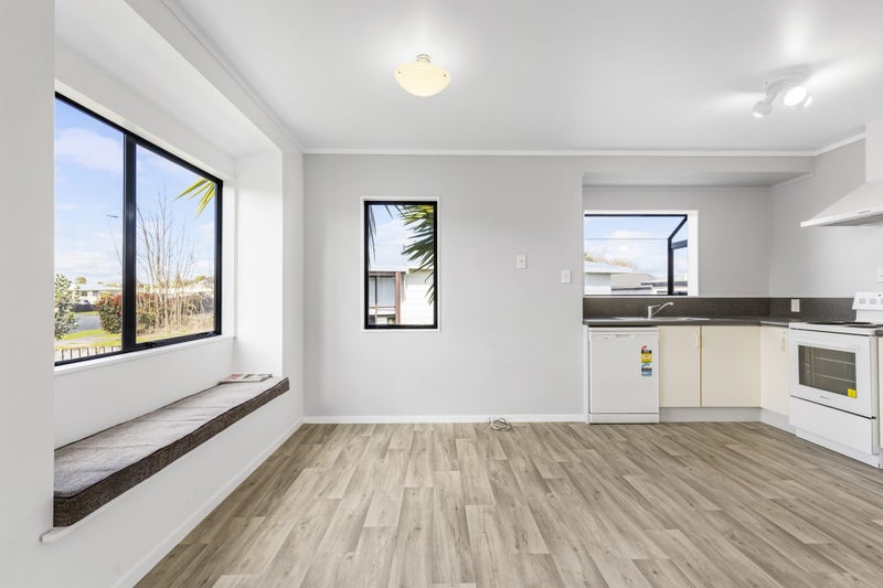 48A Lloyd Drive, Nawton, Hamilton - Carousel 1