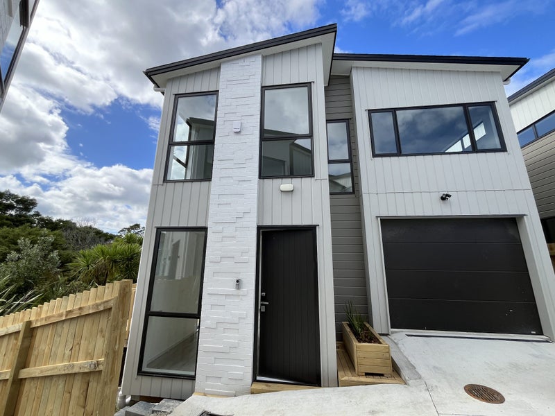 10A Mantra Road, Massey, Auckland - Carousel 1