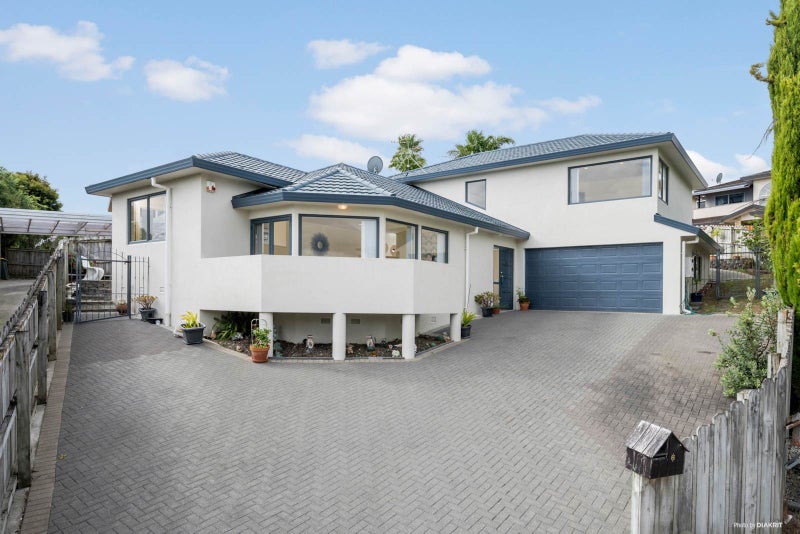 6 Astelia Place, Goodwood Heights, Auckland - Carousel 2