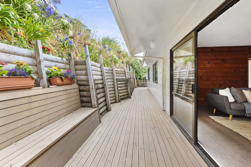 41 Akaroa Drive, Maupuia, Wellington - Carousel 2