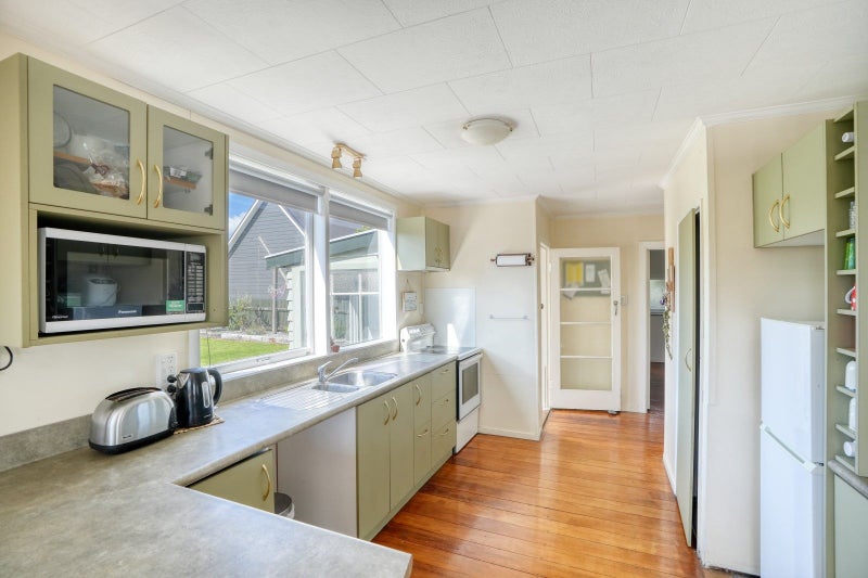90 Park Street, Hokitika - Carousel 2