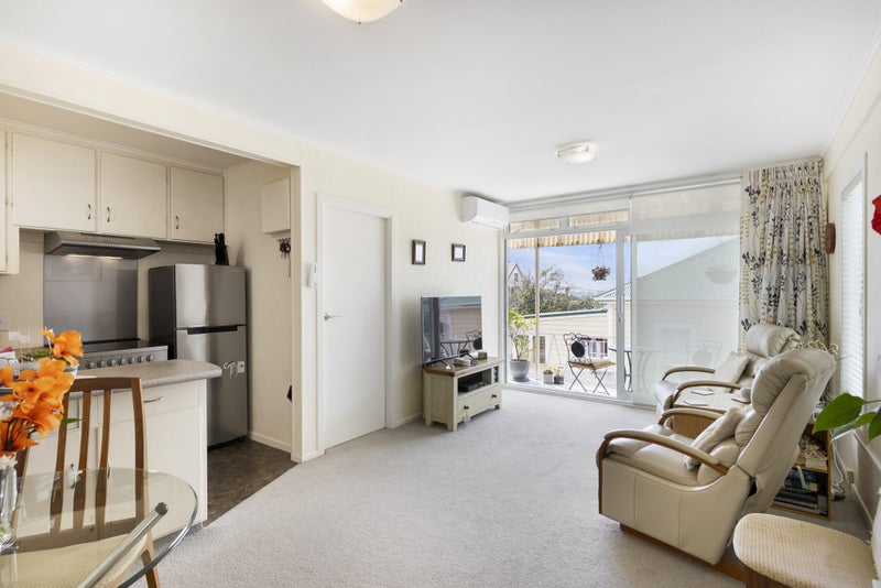 2/219 Onewa Road, Birkenhead, Auckland - Carousel 1