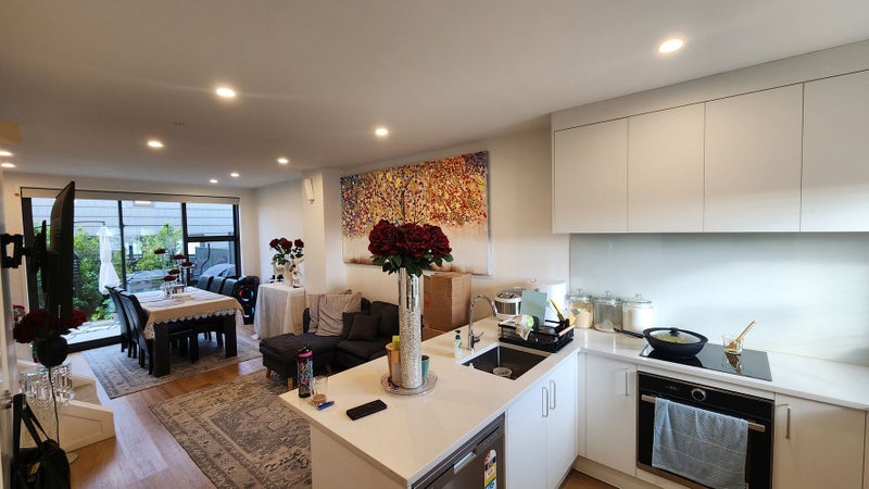 73 Tuaiwi Street, Manukau, Auckland - Carousel 1