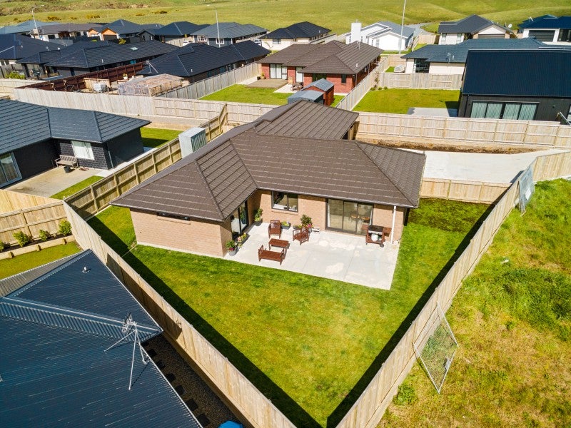 6 Sardinia Grove, Fitzherbert, Palmerston North - Carousel 18
