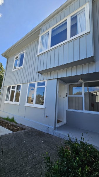 10 Cook Street, Marfell, New Plymouth - Carousel 16