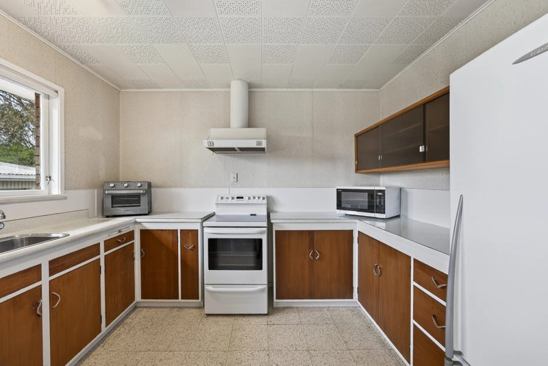 16 Cascades Rd, Pakuranga Heights, Manukau City, Auckland - Carousel 2