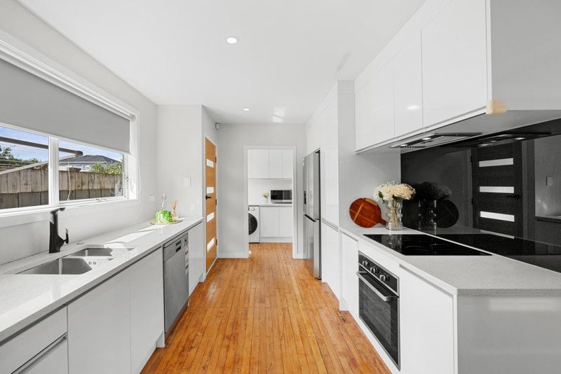 16 Cheam Place, Pakuranga Heights, Auckland - Carousel 2