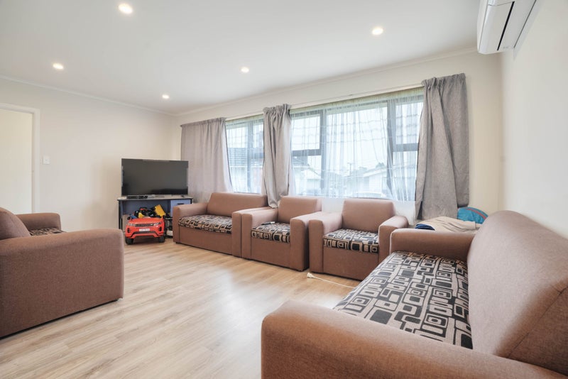 20 Williams Crescent, Otara, Auckland - Carousel 2