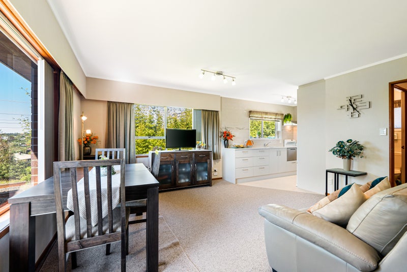 27 Faith Bullock Place, New Lynn, Auckland - Carousel 1