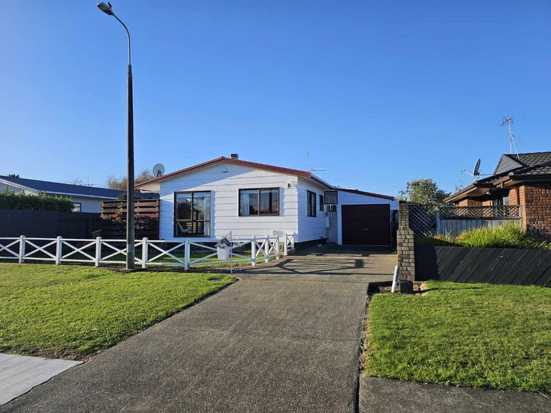 30 Exeter Crescent, Springvale, Whanganui - Carousel 1