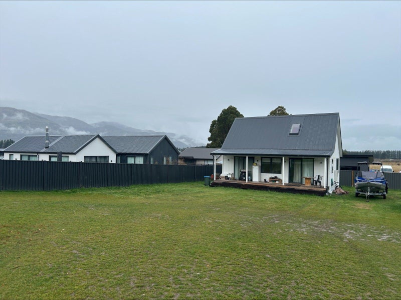 16 Tomtit Crescent, LAKE HAWEA - Carousel 2