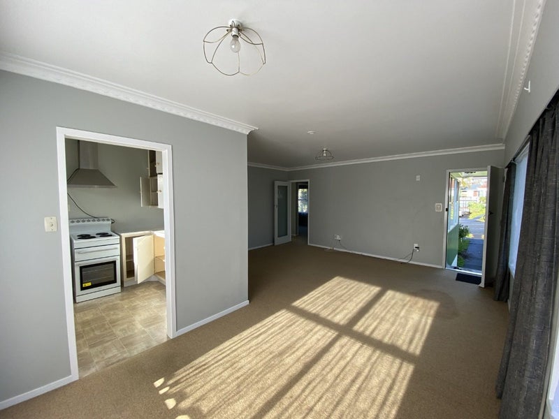 1/27 Corunna Road, Milford, Auckland - Carousel 1