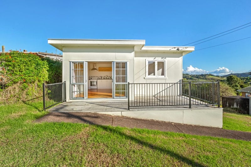 10 Pah Road, Onetangi, Waiheke Island - Carousel 2