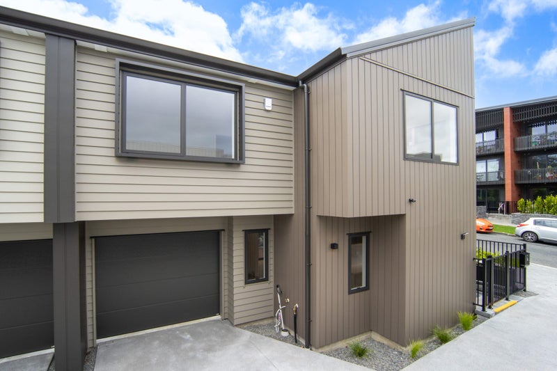 3 Rangeview Road, Sunnyvale, Auckland - Carousel 1