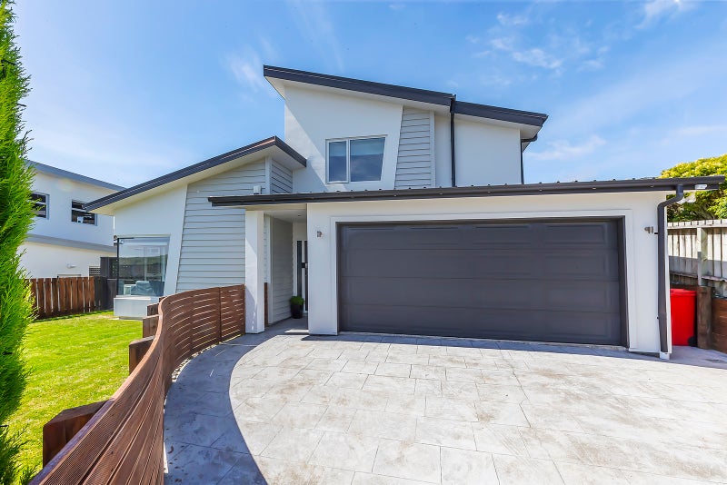 3 Cedarwood Street, Woodridge, Wellington - Carousel 1