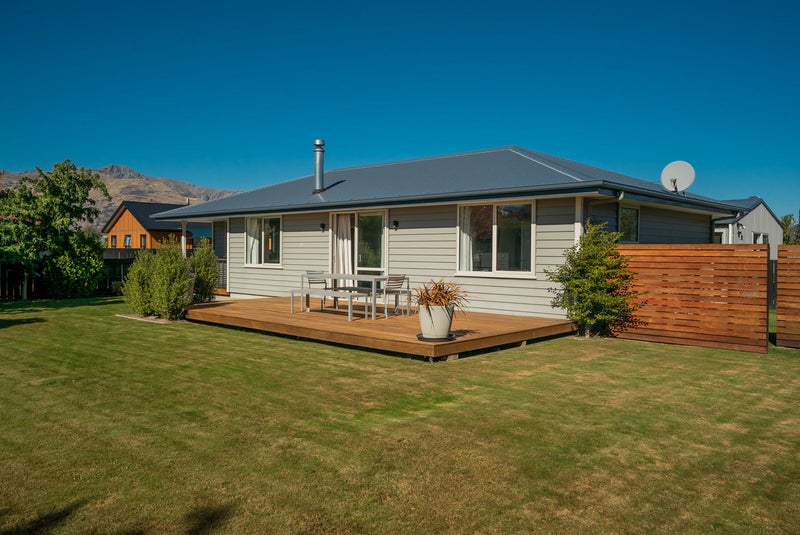 16 Timsfield Drive, Lake Hāwea - Carousel 1