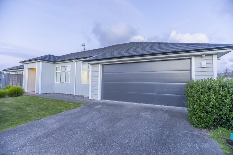 155 Guildford Drive, Paraparaumu Beach, Paraparaumu - Carousel 2
