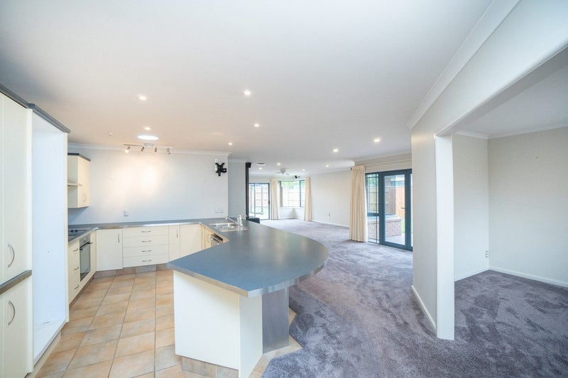 64 Royal Oak Drive, Kelvin Grove, Palmerston North - Carousel 2