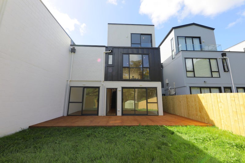 45 Waka Street, Albany Heights, Auckland - Carousel 2