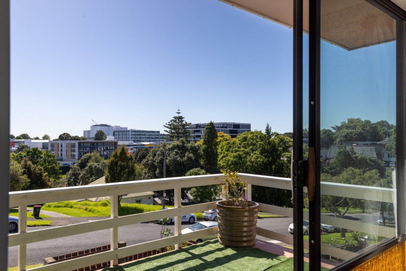 68 Fifth Avenue, Tauranga, Tauranga - Carousel 2