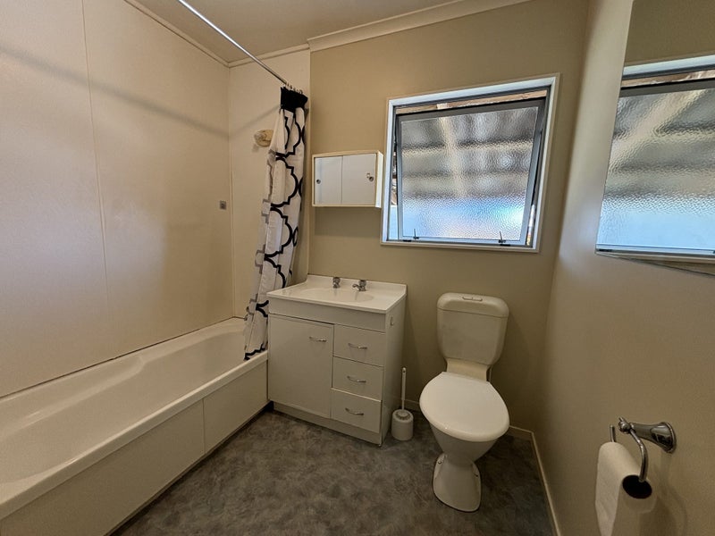 9A Waione Avenue, Te Atatu Peninsula, Auckland - Carousel 10