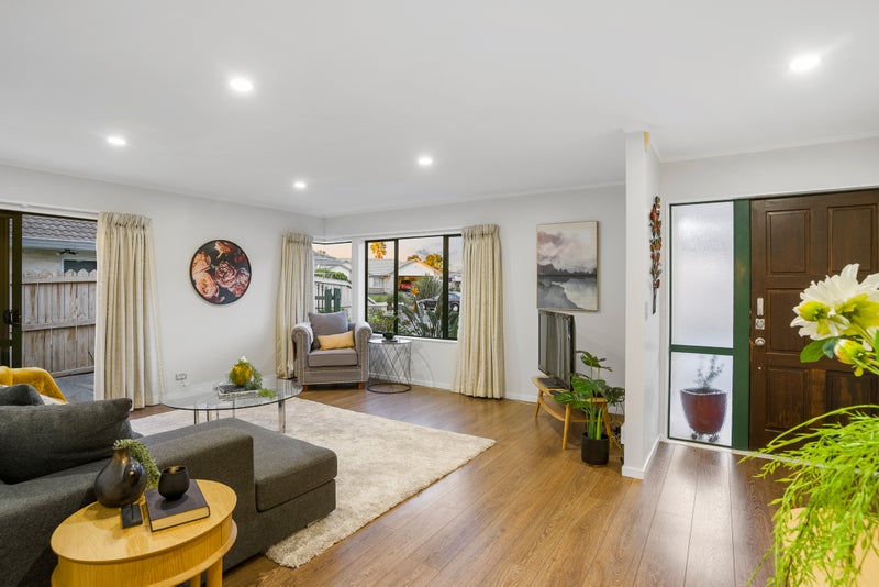 1/16 Fintona Place, Dannemora, Auckland - Carousel 2