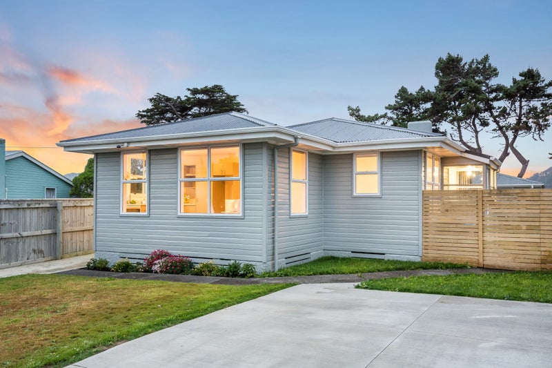 39 Whanga Crescent, Titahi Bay, Porirua - Carousel 1