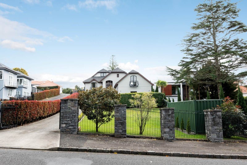 24 Apihai Street, Orakei, Auckland - Carousel 2