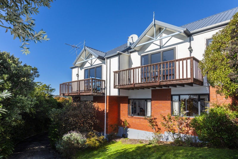 6 Glendevere Terrace, Redcliffs, Christchurch - Carousel 1