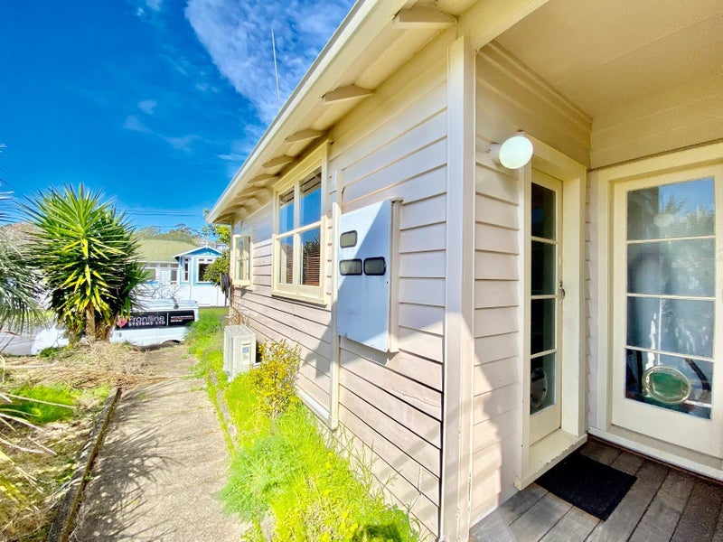 1/2 Prospect Terrace, Milford, Auckland - Carousel 2