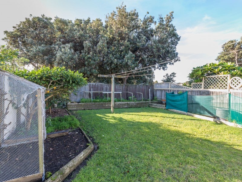 7 Rangitane Grove, Waitarere Beach, Levin - Carousel 15