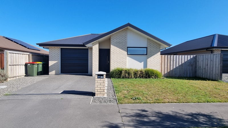 21 Wakefield Drive, Rolleston, Rolleston - Carousel 1