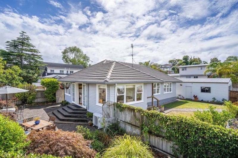33 Marsh Avenue, Forrest Hill, Auckland - Carousel 2