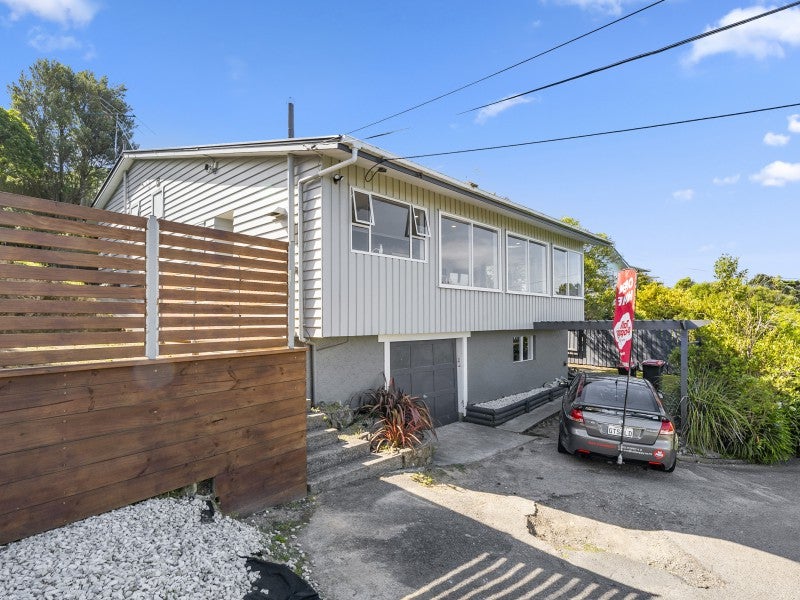 9 Salford Street, Newlands, Wellington - Carousel 1
