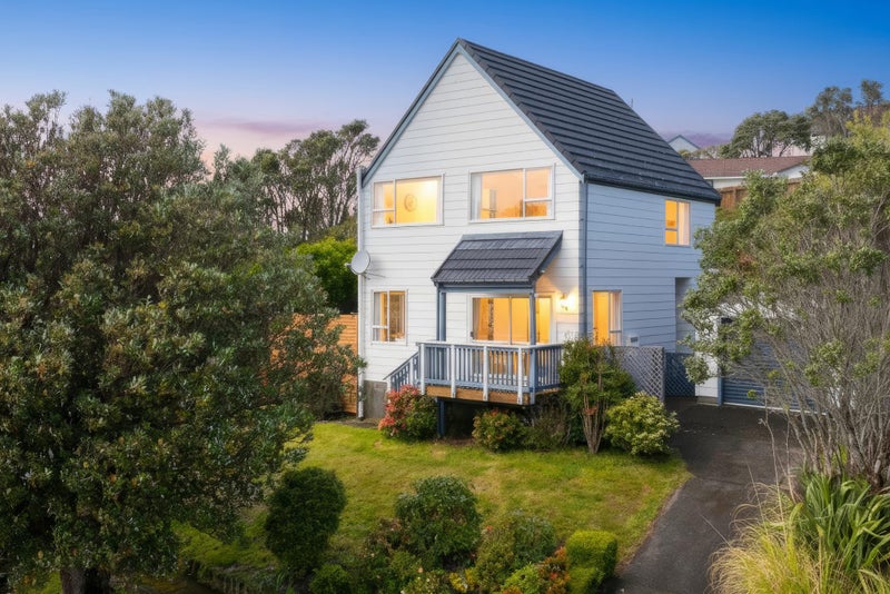 5 Anaheim Place, Churton Park, Wellington - Carousel 1