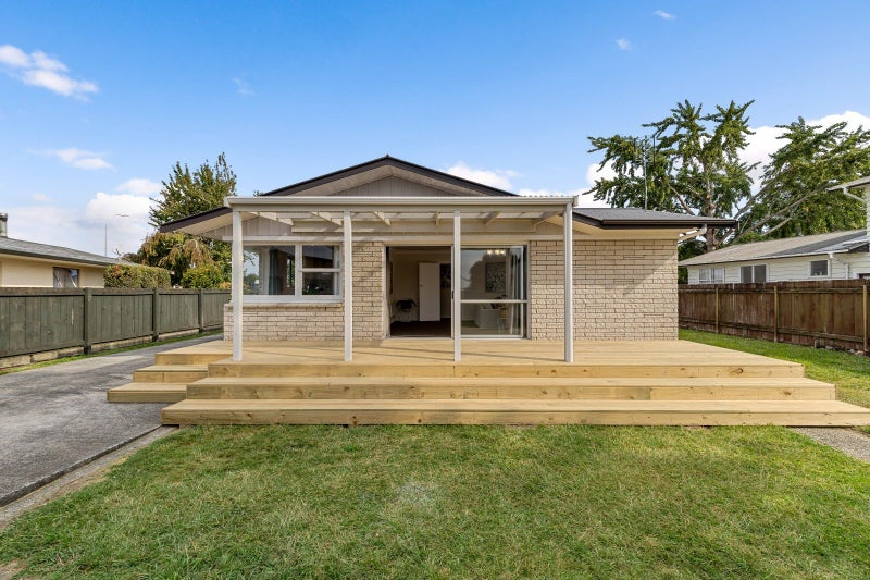 194 Totara Drive, Pukete, Hamilton - Carousel 1
