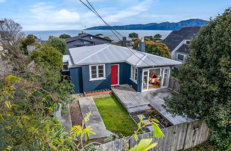 124A Seaview Road, Paraparaumu Beach, Paraparaumu - Carousel 1