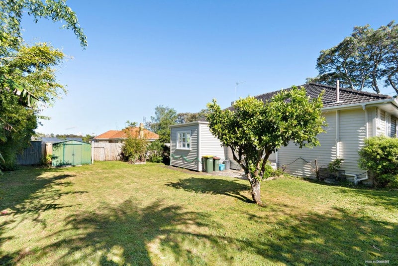 32 Brookfield Street, Hamilton East, Hamilton - Carousel 2