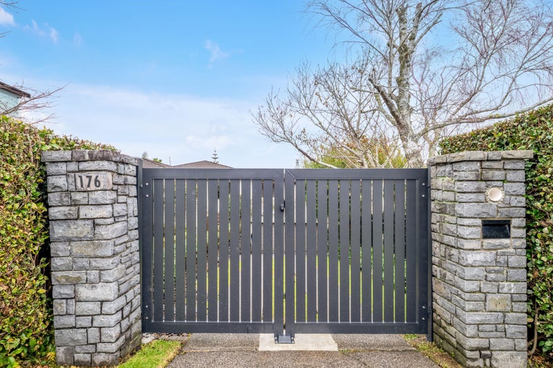 176 Bleakhouse Road, Mellons Bay, Auckland - Carousel 2