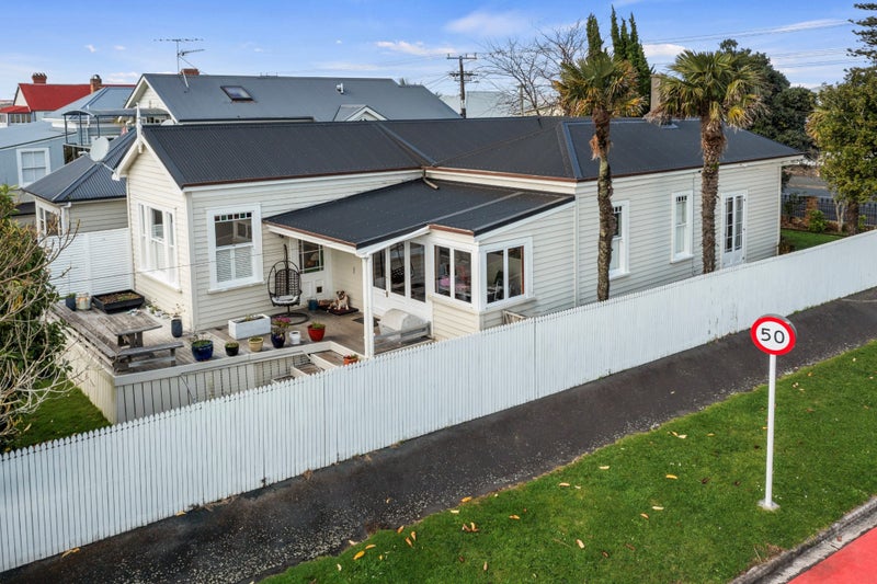 68 Calliope Road, Stanley Point, Auckland - Carousel 2