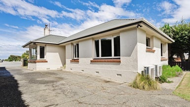 208 Layard Street, Waverley, Invercargill - Carousel 1