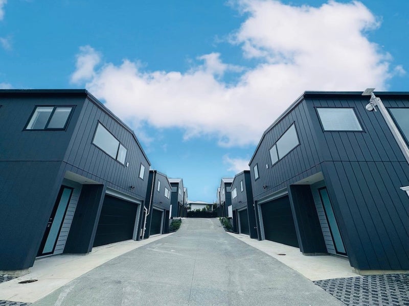 8D Ringwood Street, Torbay, Auckland - Carousel 1