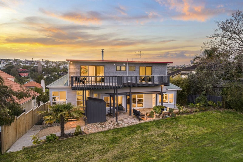 113 Beach Road, Castor Bay, Auckland - Carousel 2