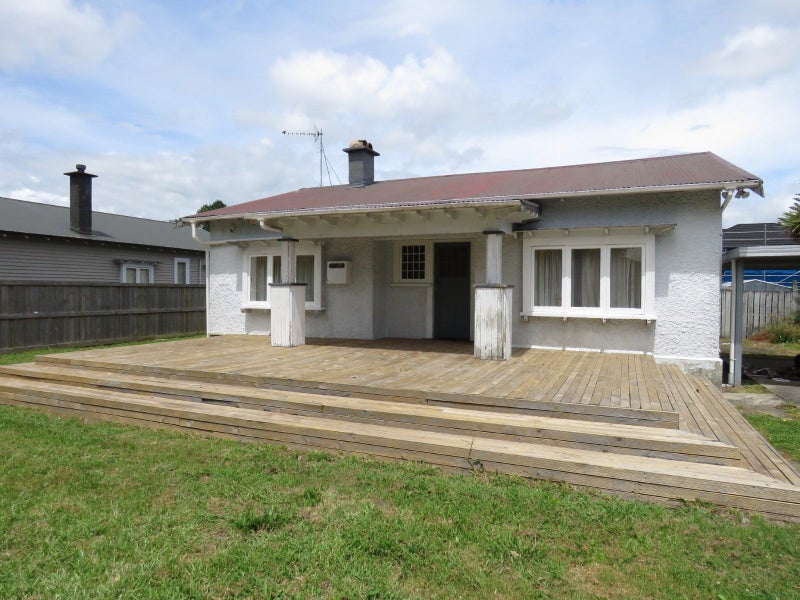 16 Claudelands Road, Hamilton East, Hamilton - Carousel 1