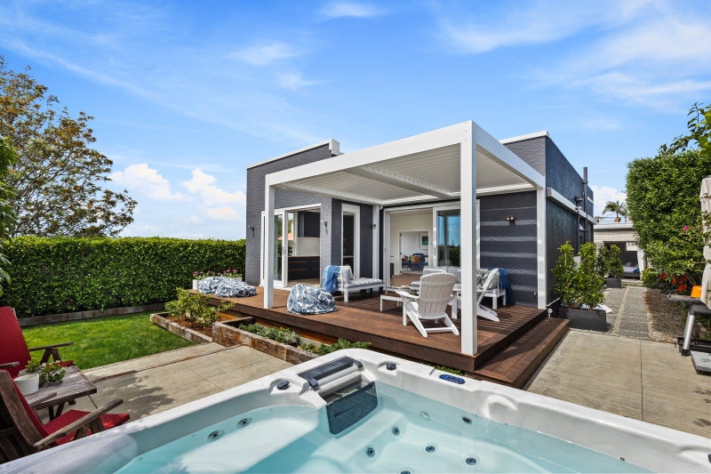 12 Empire Road, Devonport, Auckland - Carousel 2